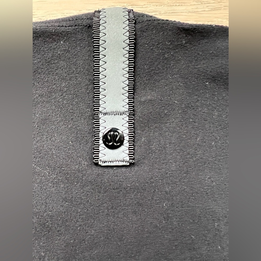 Lululemon Vinyasa Scarf *Rulu (Black) - Picture 5 of 8